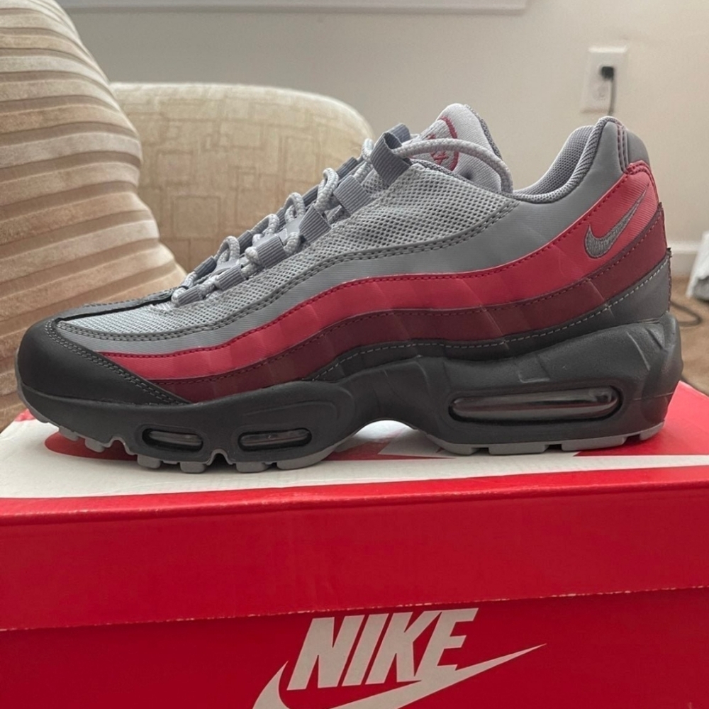 Nike Men's Air Max 95 Red and Gray Shoes